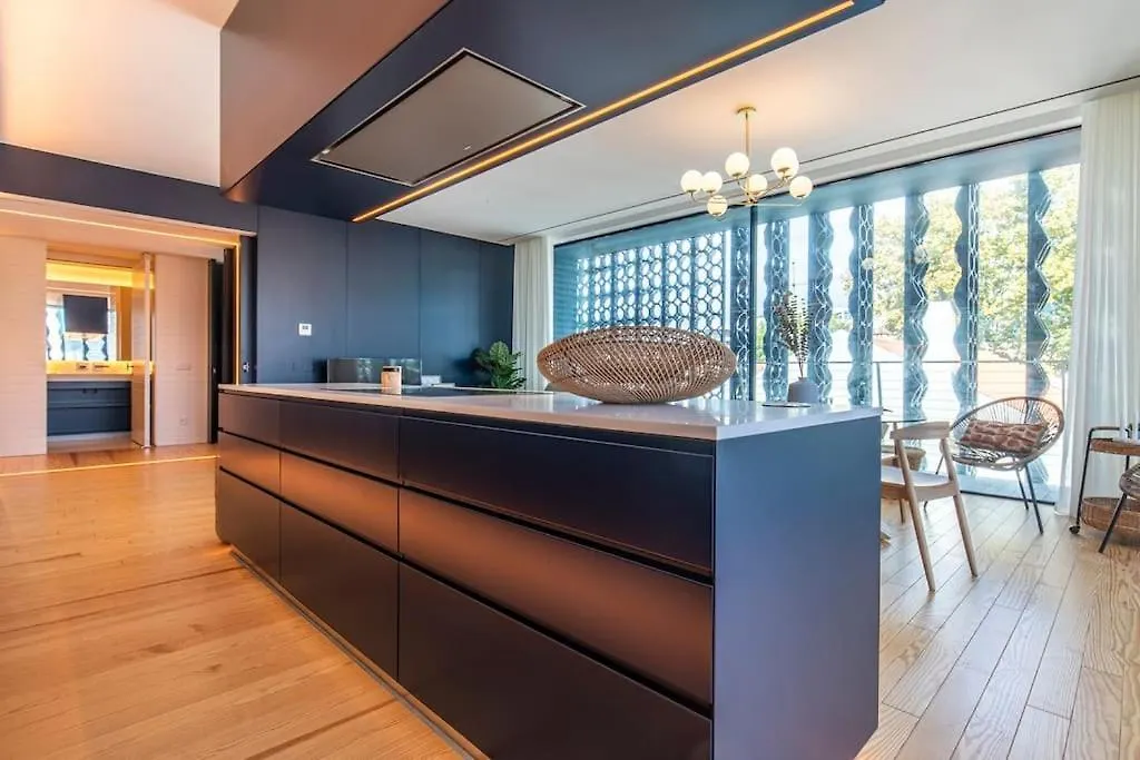 New Luxury Central Cascais 0*,  Portugal