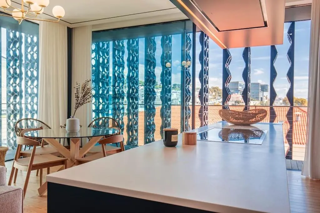 New Luxury Central Cascais 0*,  Portugal
