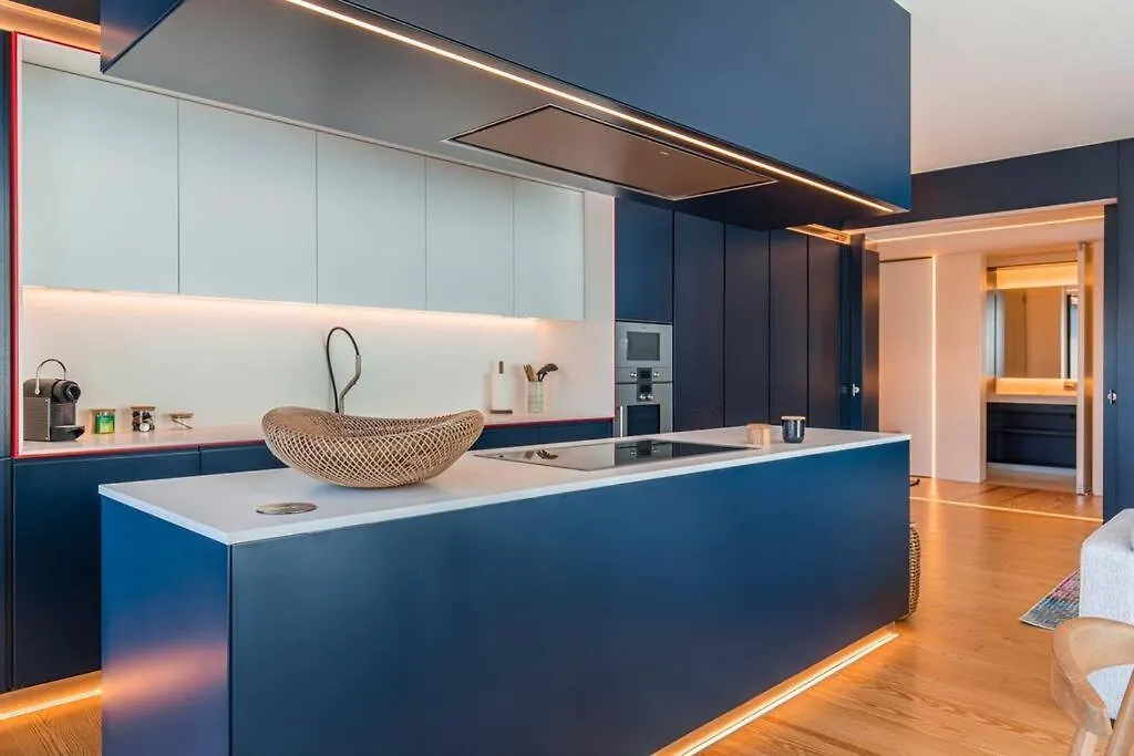 New Luxury Central Cascais 0*,
