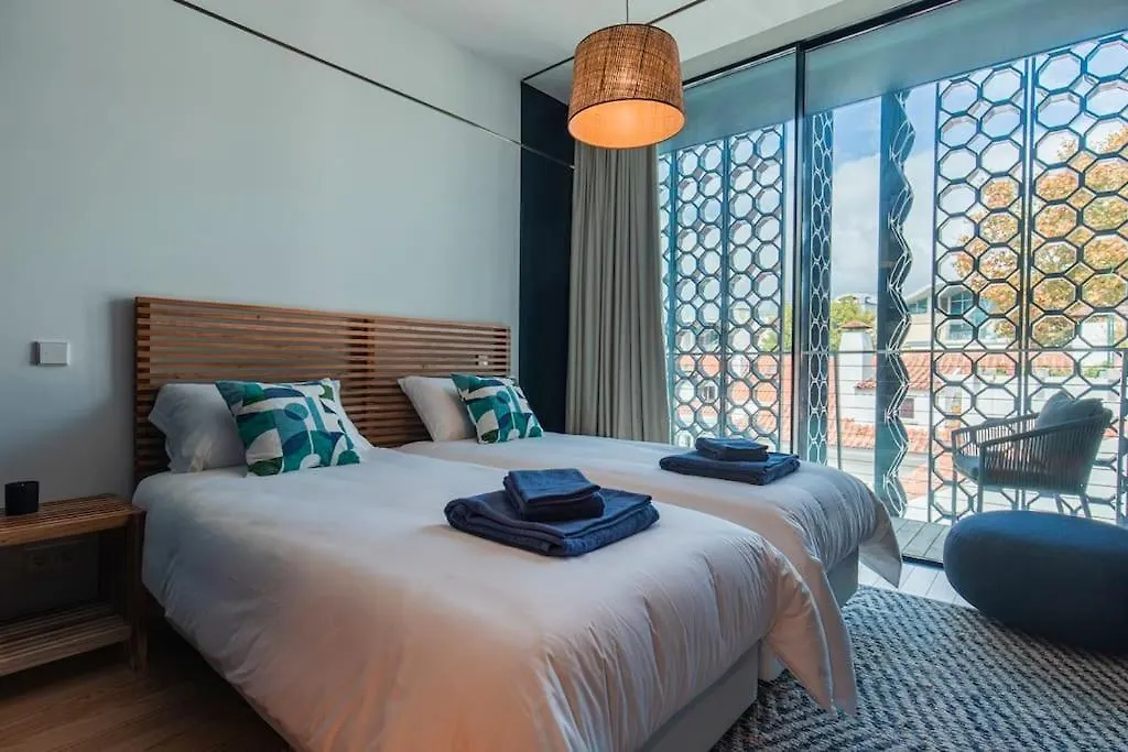 New Luxury Central Cascais contacts